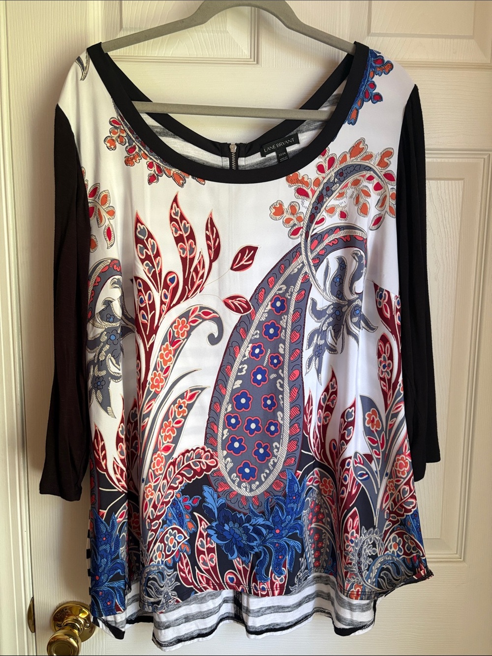 Lane Bryant Vintage White Long-Sleeve Paisley Print Top with Black Sleeves